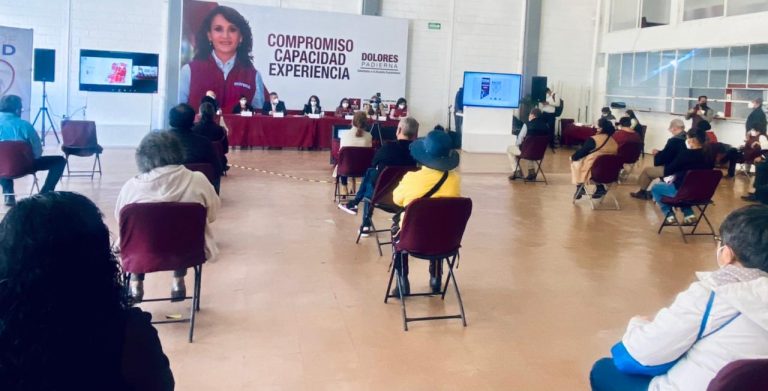 Dolores Padierna en foro de salud