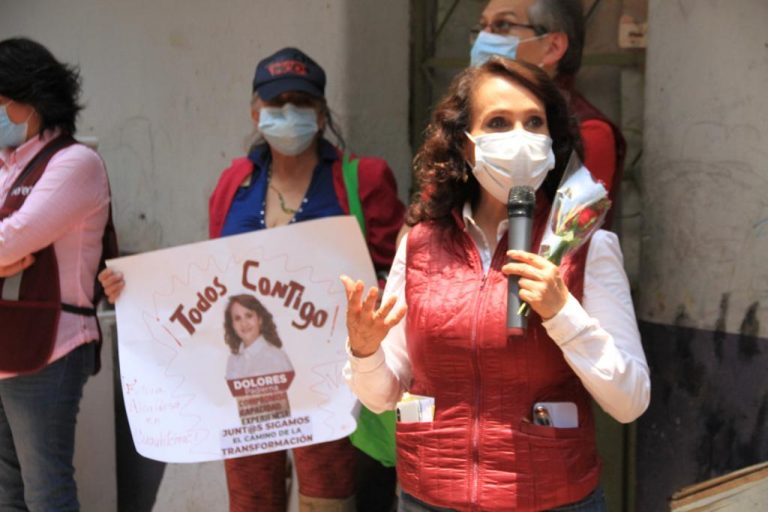 Dolores Padierna presentando propuestas sobre el agua