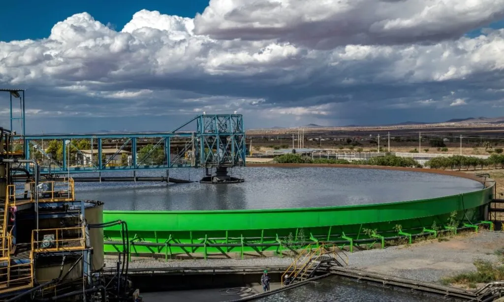 empresas deben instalarse donde hay agua