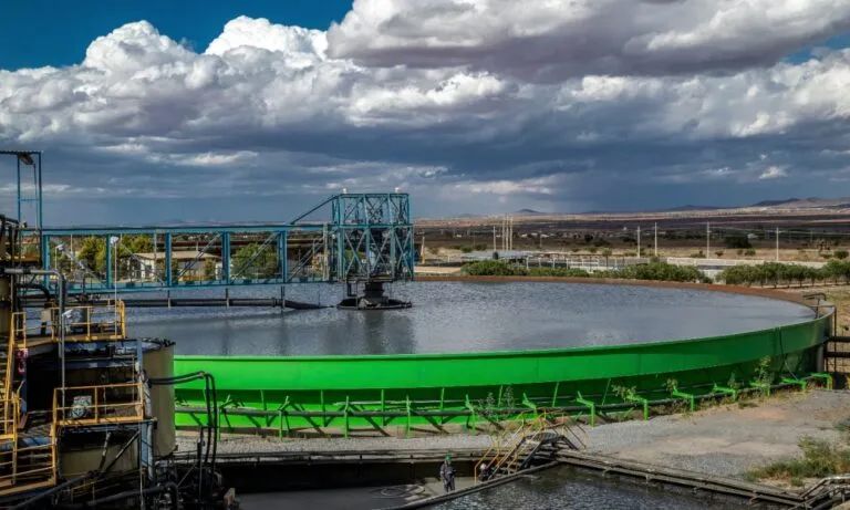 empresas deben instalarse donde hay agua