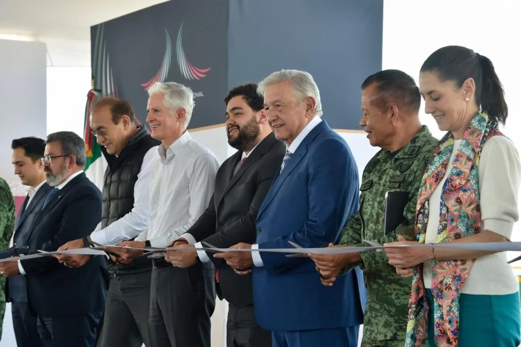 Inauguración de camino al AIFA.