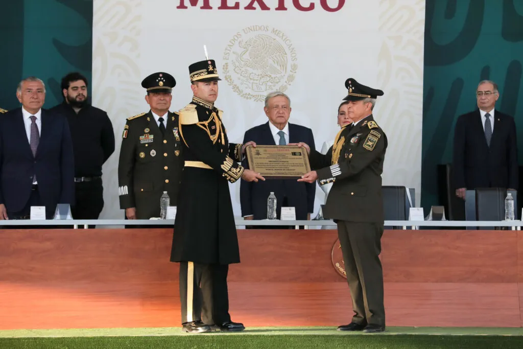Reconocimientos a elementos del Ejército.