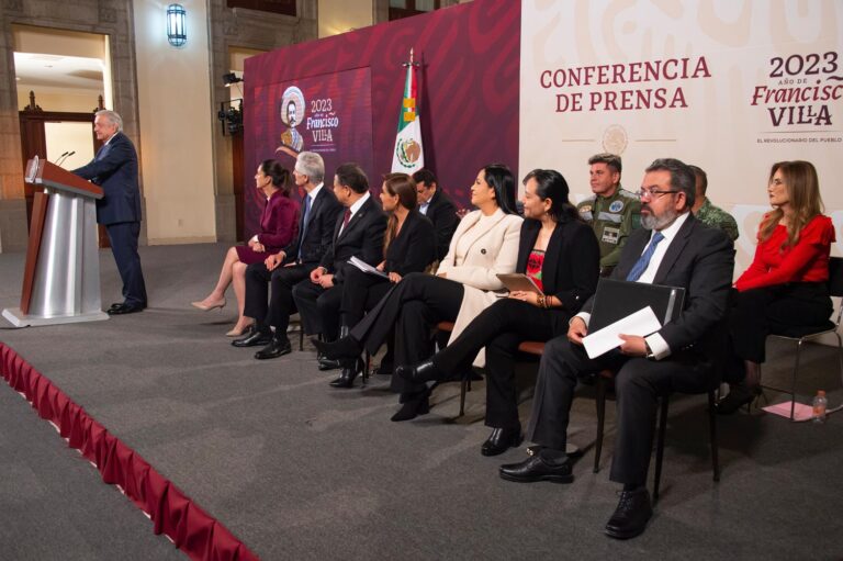 Conferencia mañanera sobre conectividad al aifa