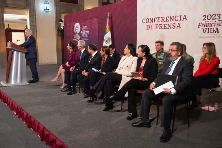 Conferencia mañanera sobre conectividad al aifa