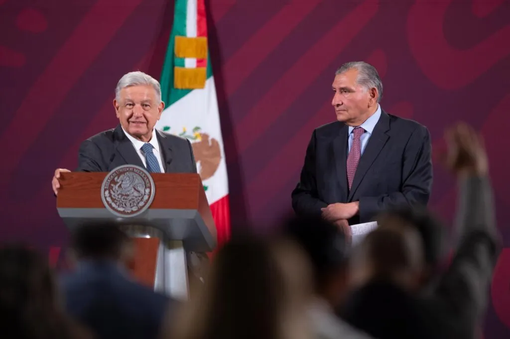 AMLO explica ley electoral