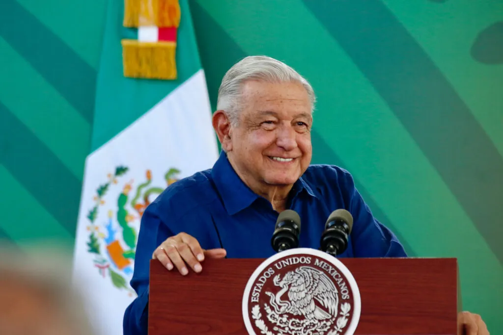 Reconstrucción de Acapulco y Coyuca de Benítez avanza