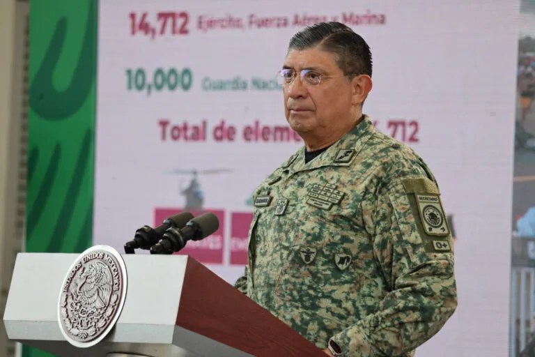 Sedena distribuye más de 87 mil paquetes de enseres domésticos