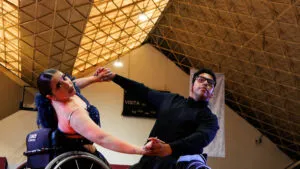 Banco Azteca impulsa a campeón de paradanza rumbo al Mundial