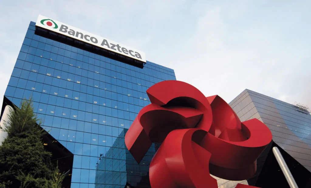 Banco Azteca fortalece la atención bancaria a personas de la tercera edad