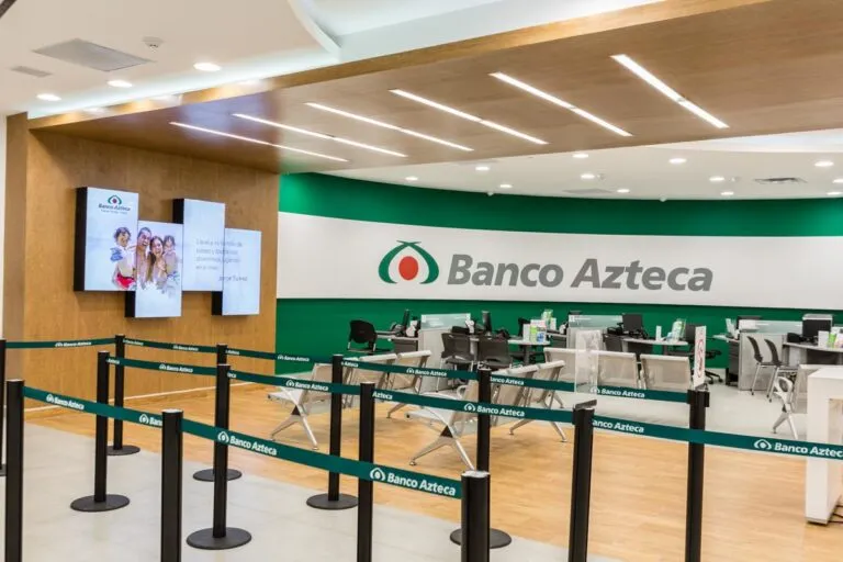 Banco Azteca y Elektra suspenden cobro de comisiones a Colombia