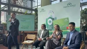 Banco Azteca blinda cuentas con seguro frente a fraudes digitales sofisticados