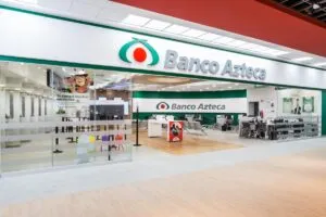 Banco Azteca transforma la formación económica en aulas de nivel básico