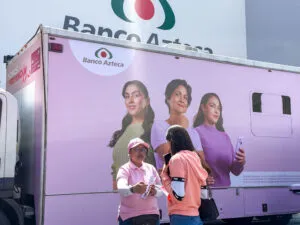 Inclusión financiera de las mujeres suma salud con Banco Azteca